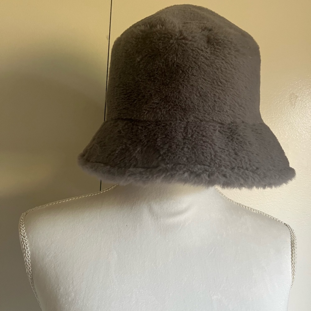 Fuzzy bucket hat bundle - Picture 9 of 10